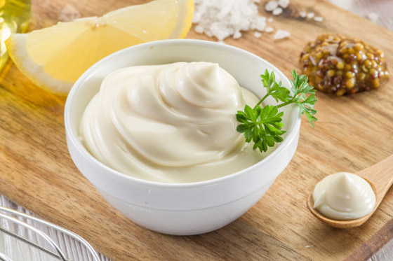 إليكم طريقة عمل المايونيز قليل الدسم بدون بيض خلال 5 دقائق بالمنزل صورة رقم 6