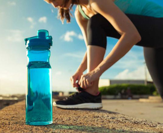 يمكن أن تضر إن لم تغسل! كيف تنظّف زجاجات الماء القابلة لإعادة الاستخدام؟ صورة رقم 5