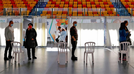 هل يمكن أن تنقل العدوى للآخرين حتى بعد تلقيك لقاح فيروس كورونا؟ صورة رقم 11