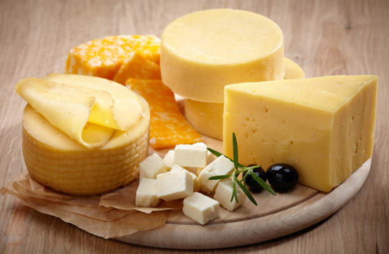 تتنوع بقوامها وتحضيرها وعمرها ونوع الحليب.. إليكم عائلات الجبن المختلفة صورة رقم 1