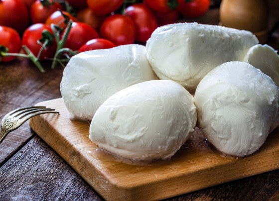 تتنوع بقوامها وتحضيرها وعمرها ونوع الحليب.. إليكم عائلات الجبن المختلفة صورة رقم 3