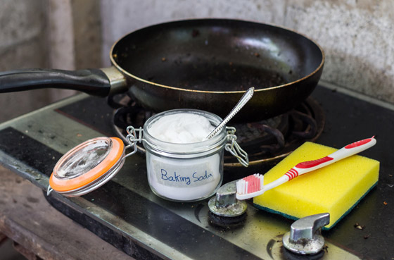 دون عناء وبأدوات متوفرة في المنزل.. كيف تنظف المقلاة المحترقة؟ صورة رقم 2 دون عناء وبأدوات متوفرة في المنزل.. كيف تنظف المقلاة المحترقة؟ صورة رقم 2