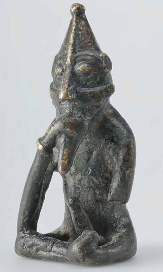 لماذا توضع الـ(بوم بوم) على القبعات؟ هل هي موضة أم تقليد؟ صورة رقم 2