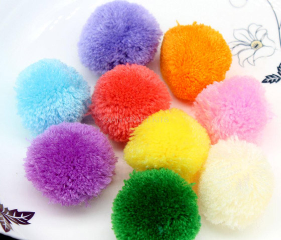 لماذا توضع الـ(بوم بوم) على القبعات؟ هل هي موضة أم تقليد؟ صورة رقم 7