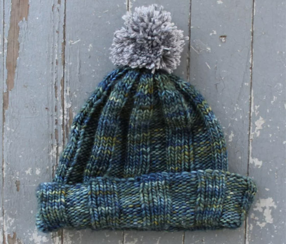 لماذا توضع الـ(بوم بوم) على القبعات؟ هل هي موضة أم تقليد؟ صورة رقم 8