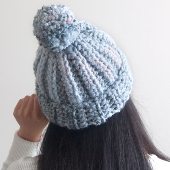 لماذا توضع الـ(بوم بوم) على القبعات؟ هل هي موضة أم تقليد؟ صورة رقم 9