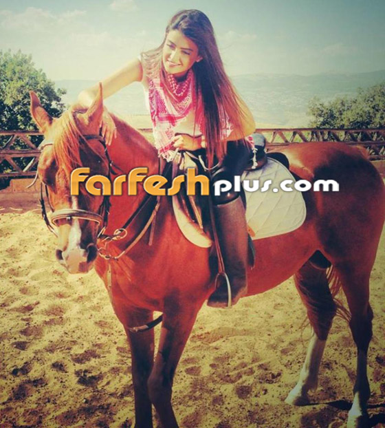 صورة رقم 19 - فيديوهات وصور 19 فنانا وفنانة يعشقون الفروسية والخيل رغم سقوطهم عن الحصان! صورة رقم 19 - فيديوهات وصور 19 فنانا وفنانة يعشقون الفروسية والخيل رغم سقوطهم عن الحصان!