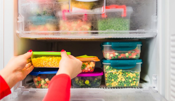 لا تضعوا البيض في باب الثلاجة.. تعرفوا على أفضل طرق لتخزين الطعام صورة رقم 4