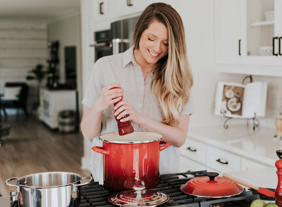 عدا ارتفاع ضغط الدم.. ماذا يحدث لأجسامنا عند تناول الكثير من الملح؟ صورة رقم 2 عدا ارتفاع ضغط الدم.. ماذا يحدث لأجسامنا عند تناول الكثير من الملح؟ صورة رقم 2