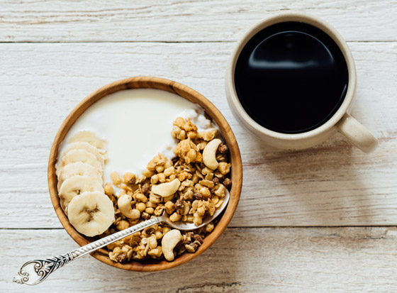 تريدون تناول القهوة ووجبة الإفطار بطبق واحد؟ حضروا الشوفان بالقهوة صورة رقم 2 تريدون تناول القهوة ووجبة الإفطار بطبق واحد؟ حضروا الشوفان بالقهوة صورة رقم 2