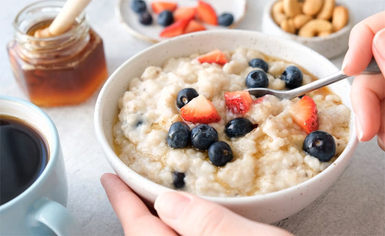 تريدون تناول القهوة ووجبة الإفطار بطبق واحد؟ حضروا الشوفان بالقهوة صورة رقم 1 تريدون تناول القهوة ووجبة الإفطار بطبق واحد؟ حضروا الشوفان بالقهوة صورة رقم 1