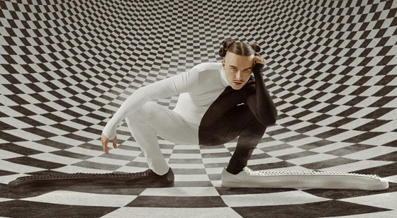 أديداس تبتكر أطول زوجين من الأحذية الرياضية في العالم! صور صورة رقم 1