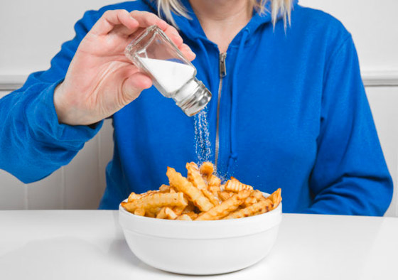 أضفتم الكثير من الملح إلى الطعام؟ إليكم 10 حيل لمعالجة الخطأ! صورة رقم 2 أضفتم الكثير من الملح إلى الطعام؟ إليكم 10 حيل لمعالجة الخطأ! صورة رقم 2