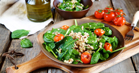 وصفة سلطة السبانخ والحمص والكينوا صورة رقم 4