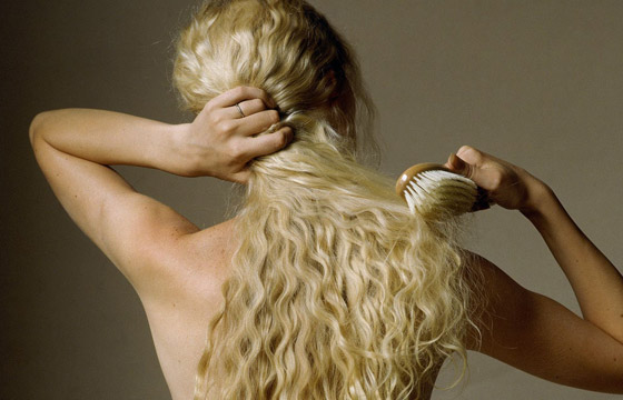 شعركم أيضا قد يؤلمكم.. تعرفوا على مشاكل فروة الرأس وطرق علاجها صورة رقم 7