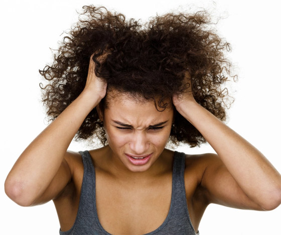 شعركم أيضا قد يؤلمكم.. تعرفوا على مشاكل فروة الرأس وطرق علاجها صورة رقم 3