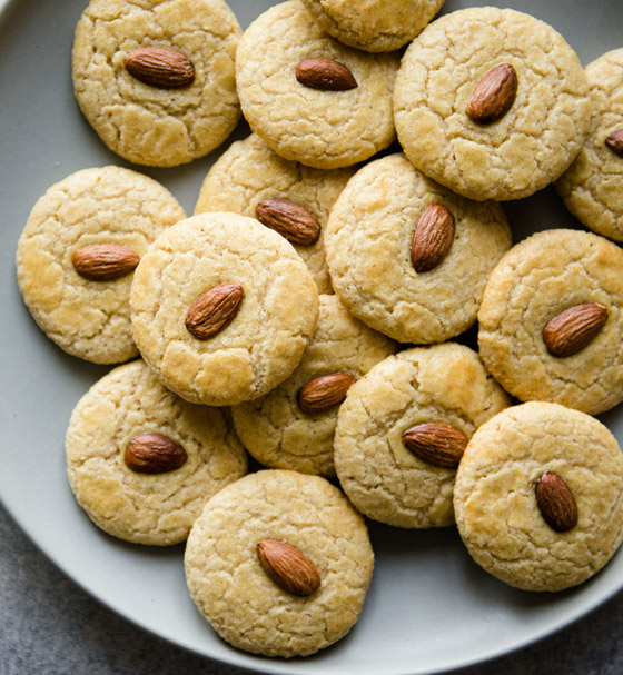 إليكم طريقة تحضير بسكويت اللوز الشهي والصحي صورة رقم 2 إليكم طريقة تحضير بسكويت اللوز الشهي والصحي صورة رقم 2