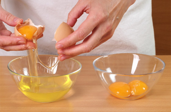 الفرق الصحي بين صفار البيض وبياضه وفوائدهما.. متى يستخدمان بالطهي؟ صورة رقم 3 الفرق الصحي بين صفار البيض وبياضه وفوائدهما.. متى يستخدمان بالطهي؟ صورة رقم 3