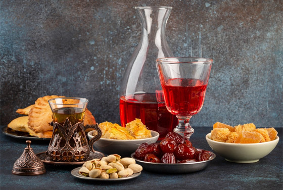 منها التمر مع الحليب والعرقسوس.. إليكم فوائد مشروبات الإفطار الرمضانية صورة رقم 6