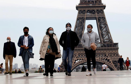 الفيروس ينتقل بالهواء! التشكيك بجدوى التباعد الاجتماعي لمواجهة كورونا صورة رقم 5