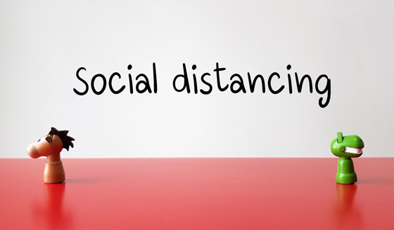 الفيروس ينتقل بالهواء! التشكيك بجدوى التباعد الاجتماعي لمواجهة كورونا صورة رقم 11