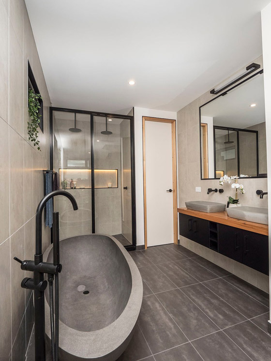 صور: منزل مبهر بناه زوجان أستراليان من 7 حاويات شحن ضخمة! المنزل مرشح لجائزة أفضل تصميم معماري صورة رقم 10