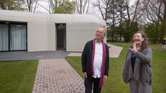 فيديو وصور: زوجان ينتقلان لأول منزل مطبوع ثلاثي الأبعاد بالكامل صورة رقم 4