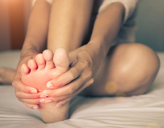 تشعر بالوخز والحرارة بأطرافك؟ إليك الأسباب الصحية لسخونة اليدين والقدمين صورة رقم 8