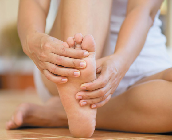 تشعر بالوخز والحرارة بأطرافك؟ إليك الأسباب الصحية لسخونة اليدين والقدمين صورة رقم 9