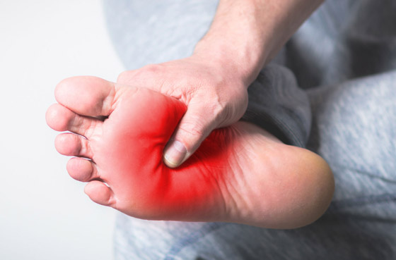 تشعر بالوخز والحرارة بأطرافك؟ إليك الأسباب الصحية لسخونة اليدين والقدمين صورة رقم 10