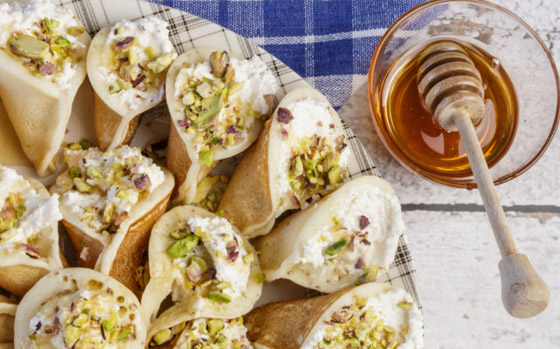 إليكم طريقة تحضير قطايف عصافيري بالقشطة الشهية والمميزة صورة رقم 5