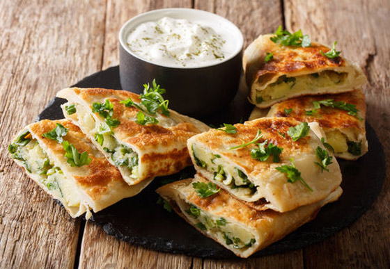 إليكم طريقة تحضير خبز البولاني المحشو على الطريقة الأفغانية الشهيرة صورة رقم 4