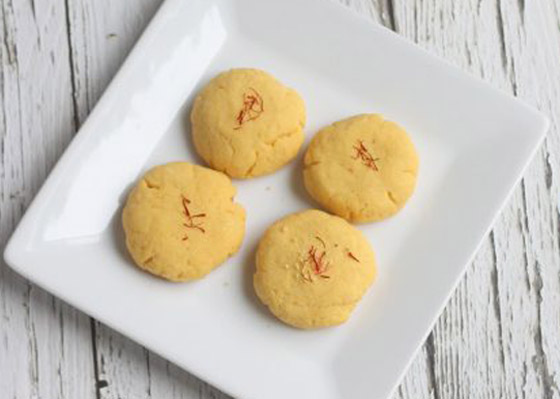 إليكم طريقة تحضير كوكيز الزعفران اللذيذ لضيافة العيد صورة رقم 6