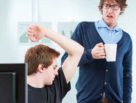 قد تكون دليلا على مرض.. 8 أسباب تؤدي لتغيرات مفاجئة برائحة أجسامنا صورة رقم 3