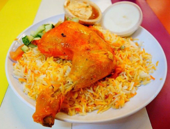 مندي الدجاج الشهير مع صلصة الدقوس الحارة على الطريقة اليمنية صورة رقم 4