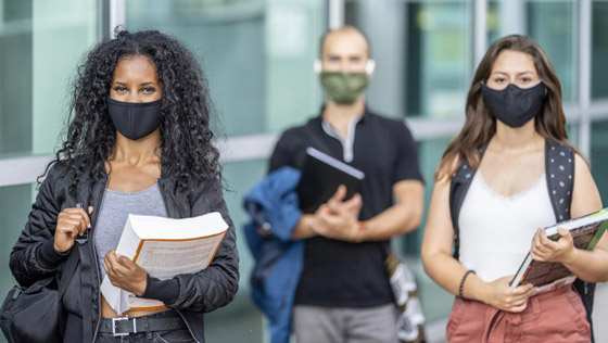 الصحة العالمية تدعو المطعّمين ضد فيروس كورونا للالتزام بالكمامات صورة رقم 5