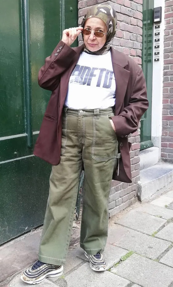 شابة مغربية تبدع وتحول والدتها المحجبة المصابة بسرطان الثدي لأيقونة موضة صورة رقم 10