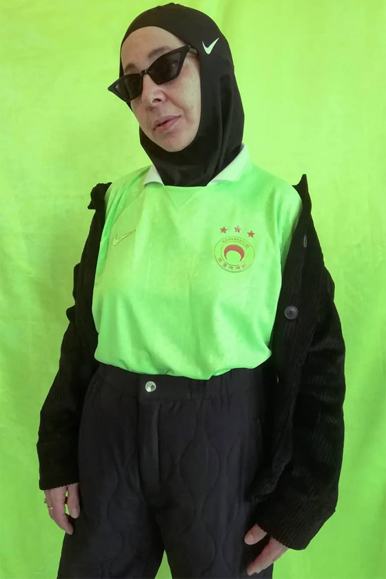 شابة مغربية تبدع وتحول والدتها المحجبة المصابة بسرطان الثدي لأيقونة موضة صورة رقم 12