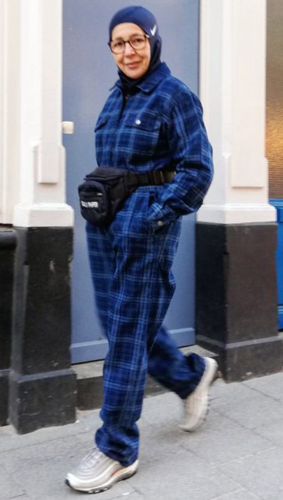 شابة مغربية تبدع وتحول والدتها المحجبة المصابة بسرطان الثدي لأيقونة موضة صورة رقم 13