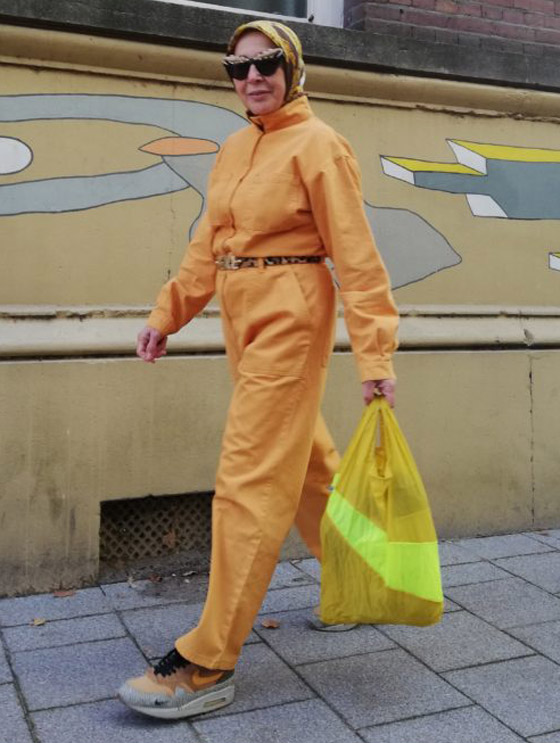 شابة مغربية تبدع وتحول والدتها المحجبة المصابة بسرطان الثدي لأيقونة موضة صورة رقم 2