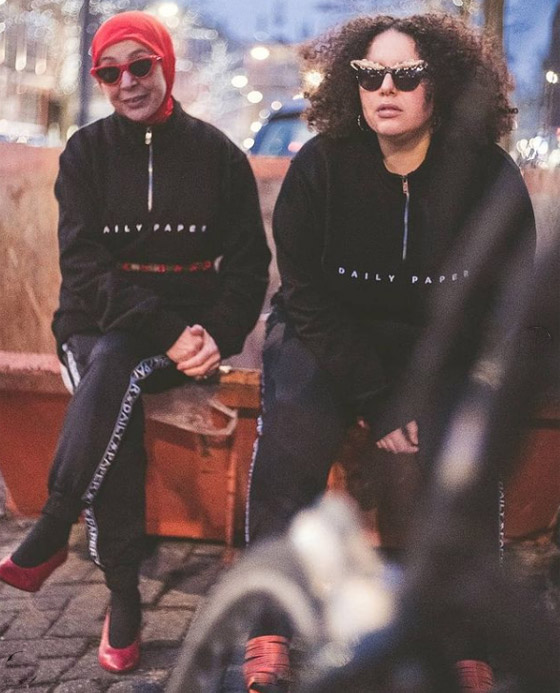 شابة مغربية تبدع وتحول والدتها المحجبة المصابة بسرطان الثدي لأيقونة موضة صورة رقم 7