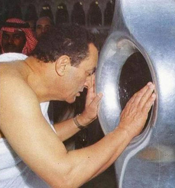 صورة رقم 3 - صور لم تراها من قبل لرؤساء مصر وهم يؤدون فريضة الحج صورة رقم 3 - صور لم تراها من قبل لرؤساء مصر وهم يؤدون فريضة الحج