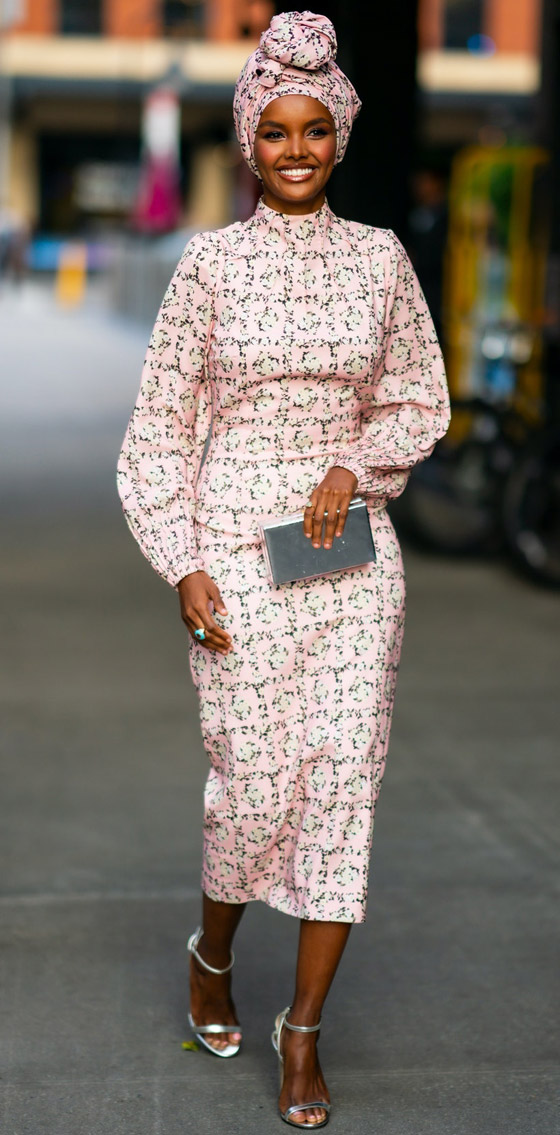 بعد اعتزالها بسبب الحجاب.. عارضة الأزياء العالمية حليمة عدن تعود من جديد! صور صورة رقم 11