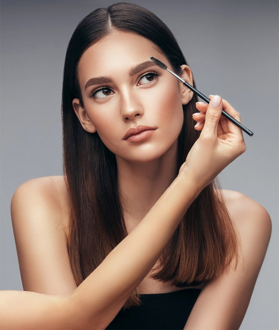 كيف تختارين شكل الحواجب الأنسب لوجهك؟ إليك آراء خبراء التجميل صورة رقم 5