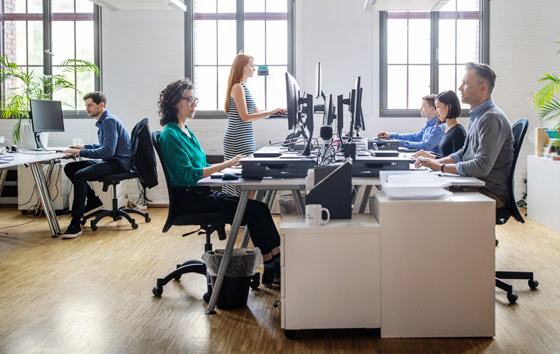 الجلوس لفترات طويلة يصيب بالسرطان ويسبب الاكتئاب! 10 مخاطر لـ(الكرسي) صورة رقم 2