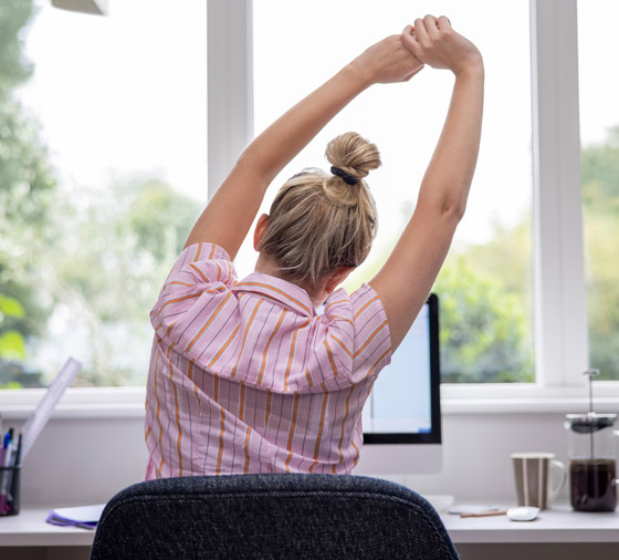 الجلوس لفترات طويلة يصيب بالسرطان ويسبب الاكتئاب! 10 مخاطر لـ(الكرسي) صورة رقم 5