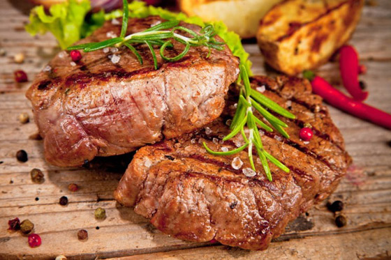 لحم ستيك بتتبيلة الثوم وإكليل الجبل صورة رقم 1