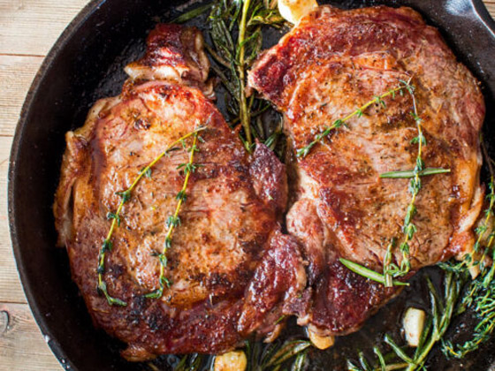 لحم ستيك بتتبيلة الثوم وإكليل الجبل صورة رقم 2