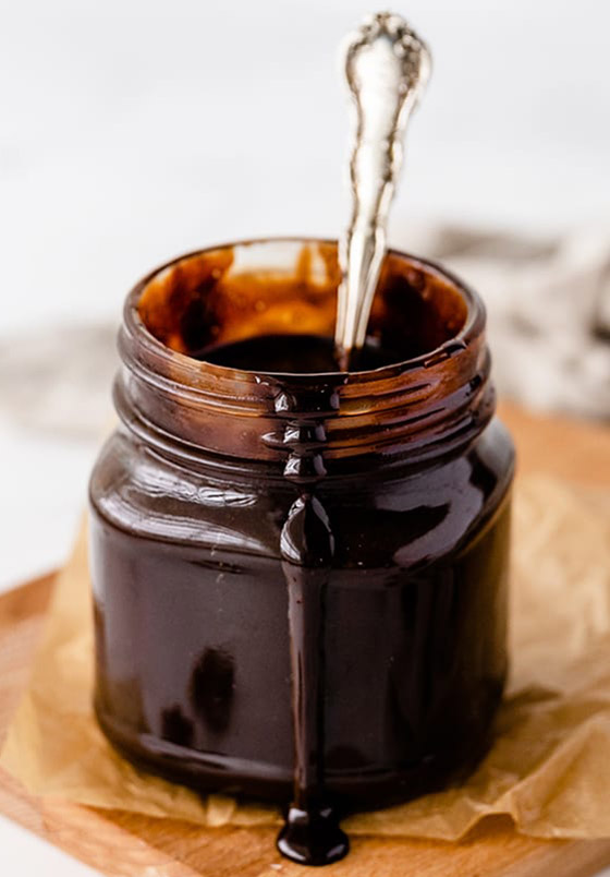 إليكم طريقة عمل صوص الشوكولاتة اللميزة بـ5 وصفات لذيذة صورة رقم 3 إليكم طريقة عمل صوص الشوكولاتة اللميزة بـ5 وصفات لذيذة صورة رقم 3