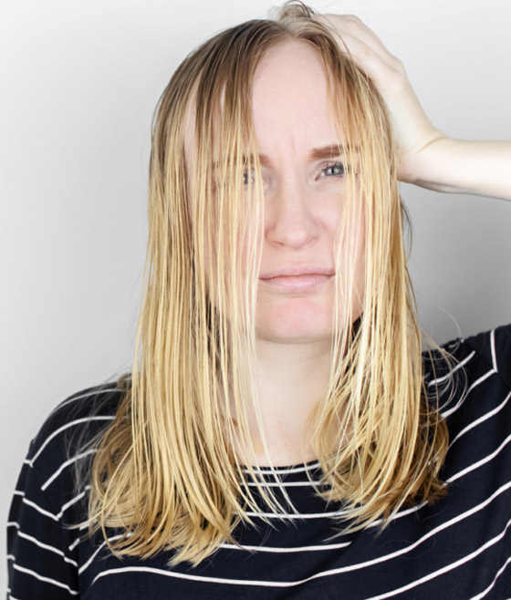 مأساة الشعر الدهني بالصيف.. 7 نصائح للتعامل مع فروات الرؤوس المتعرقة صورة رقم 1 مأساة الشعر الدهني بالصيف.. 7 نصائح للتعامل مع فروات الرؤوس المتعرقة صورة رقم 1